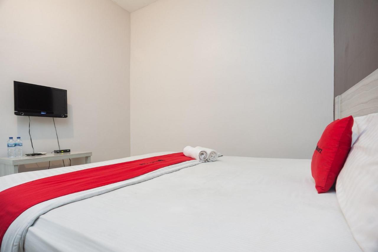 Hotel RedDoorz Syariah near Taman Air Mancur Bogor Zewnętrze zdjęcie