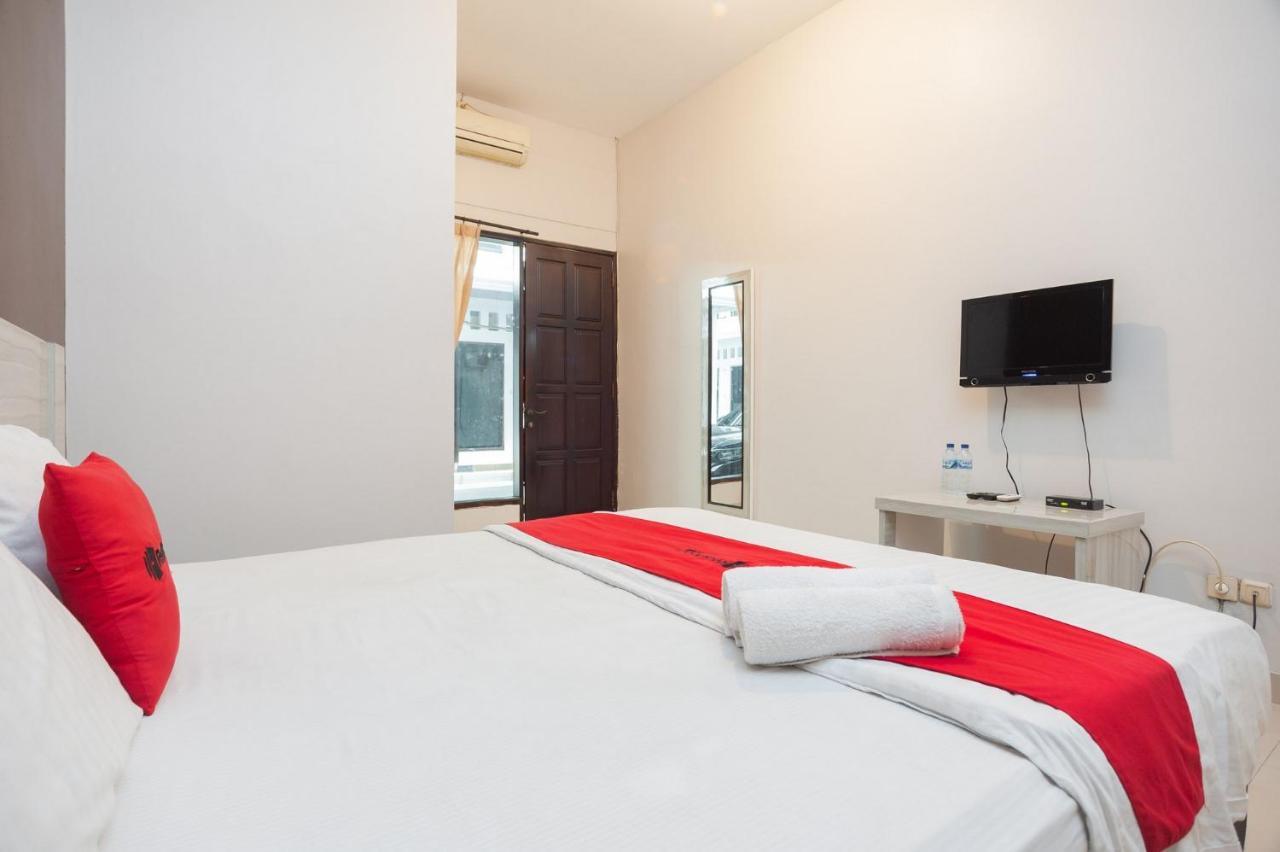 Hotel RedDoorz Syariah near Taman Air Mancur Bogor Zewnętrze zdjęcie