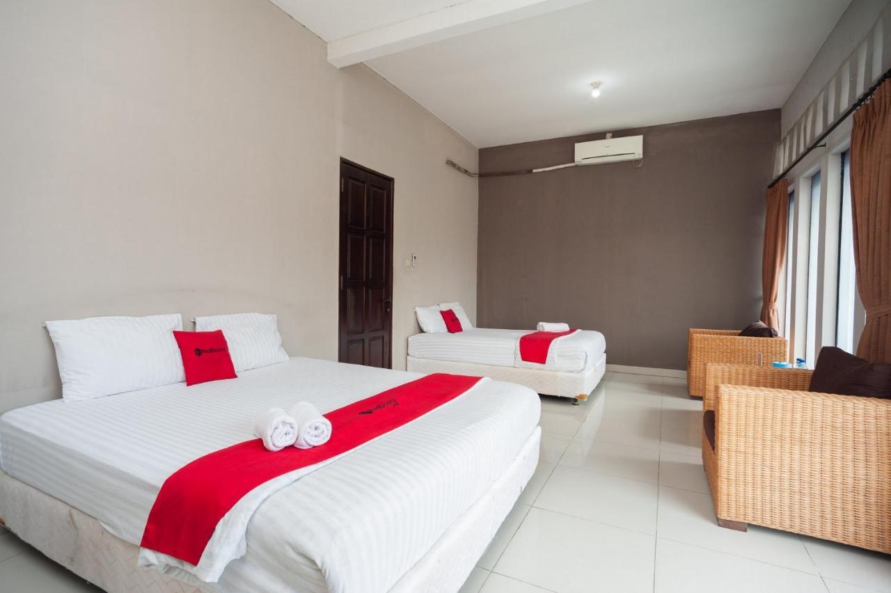 Hotel RedDoorz Syariah near Taman Air Mancur Bogor Zewnętrze zdjęcie