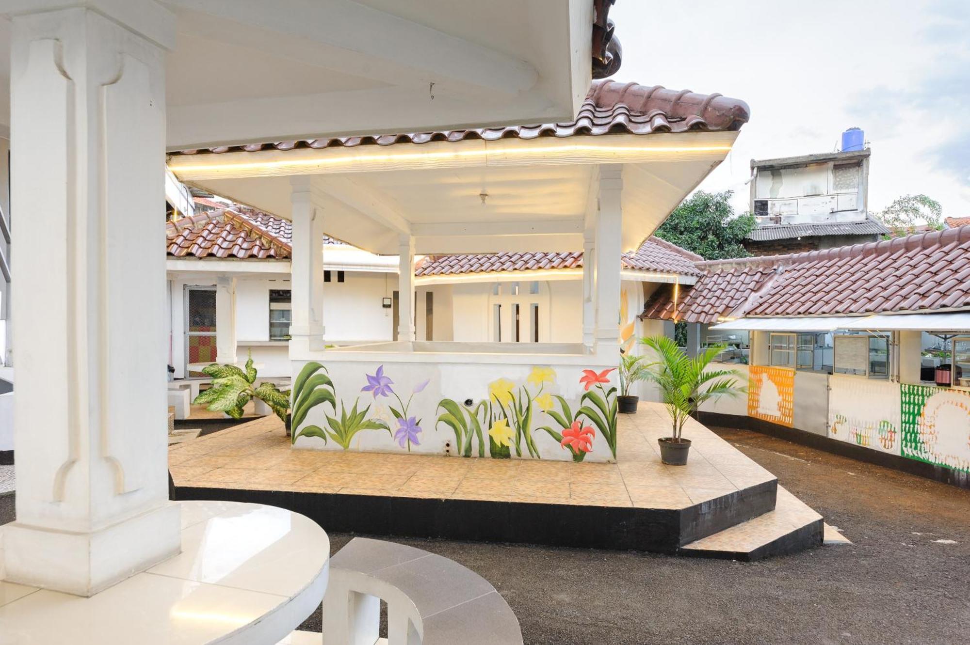 Hotel RedDoorz Syariah near Taman Air Mancur Bogor Zewnętrze zdjęcie